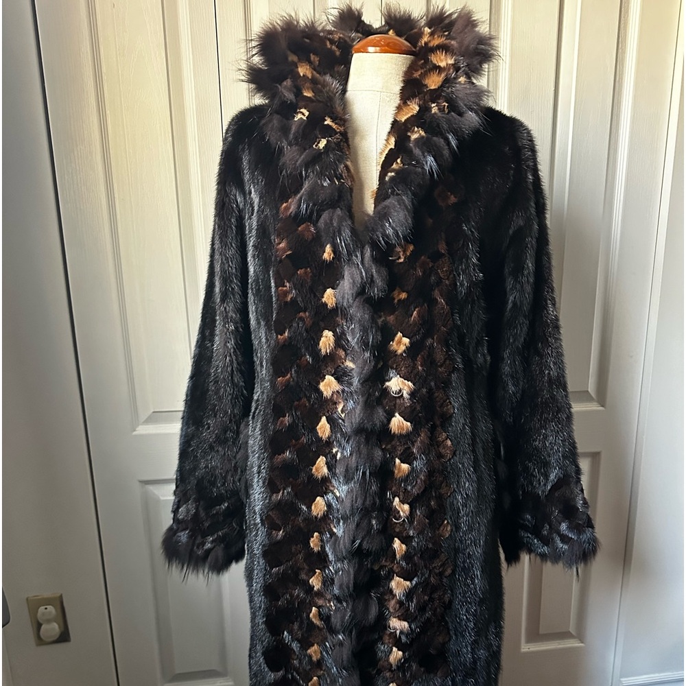 Very long mink coat from designer Dominic Ouzilleau (Lagerfeld, Chanel,…)